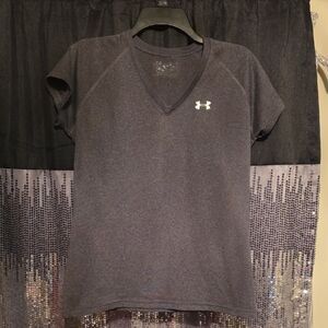 🔵Under Armour Black V-Neck Athletic Tee